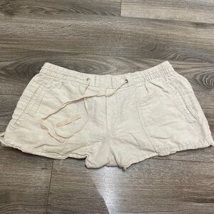 3/$30- Women’s size large “GAP” linen/cotton blend shorts